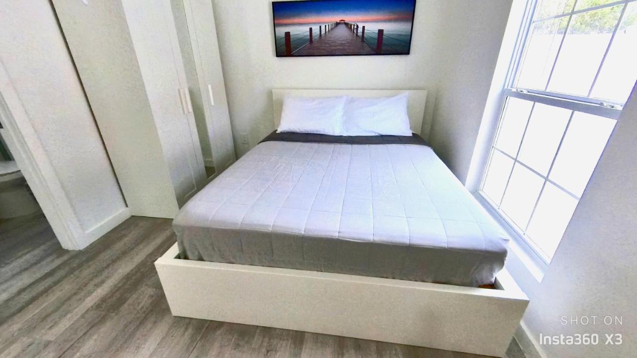 All Modern Studio With Private Entry & Parking. Brandon Dış mekan fotoğraf